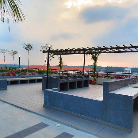 Santorini By J&G Vacation Homes Skudai Bagian luar foto